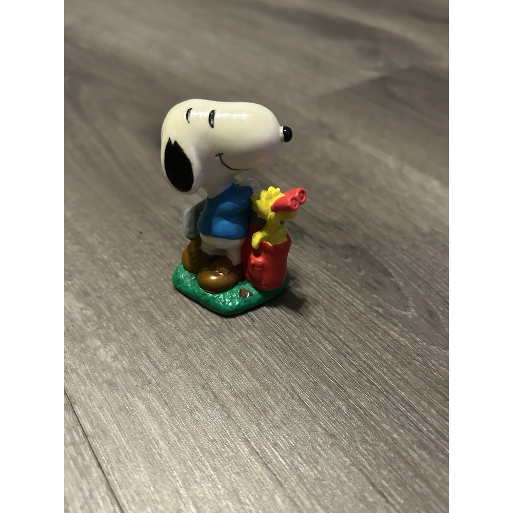Vintage Peanuts SNOOPY Woodstock Playing Golf PVC Figure Beagle Dog Golfing